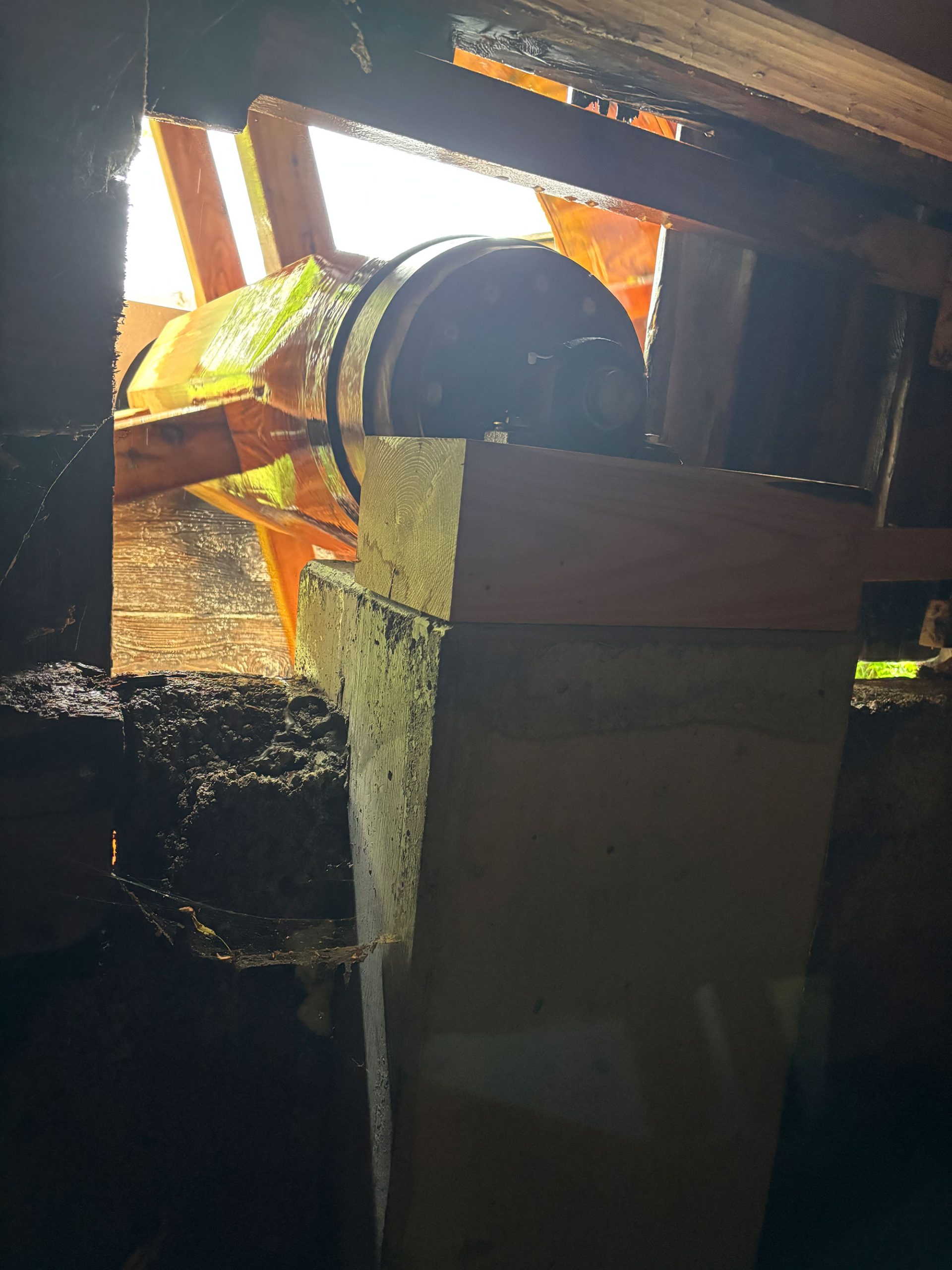 Fertig eingebautes Fundament mit neuer Lagerung für das Mühlenrad – fachgerechte Umsetzung durch Robert Präauer.