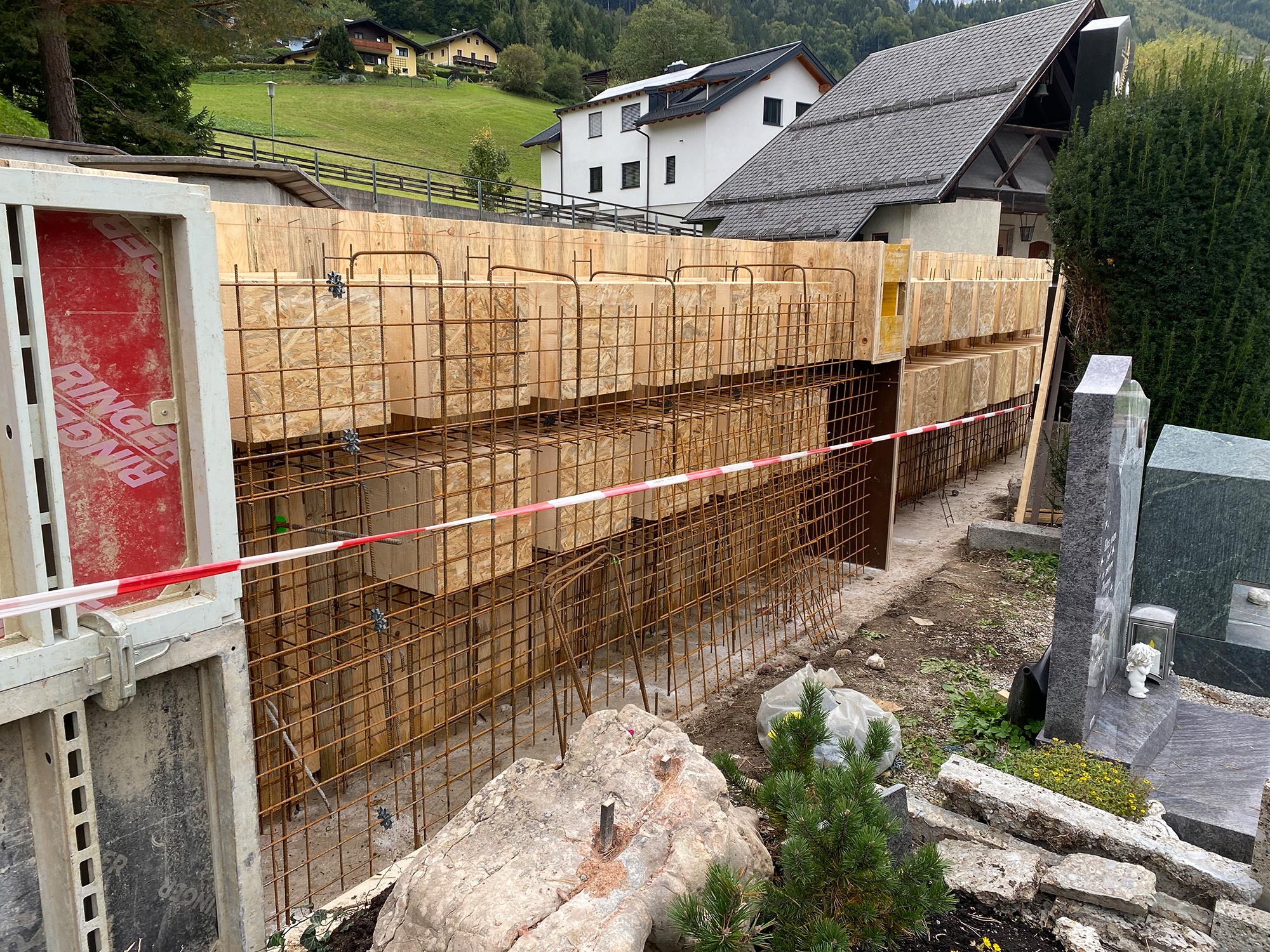 praebau-urnenmauer-werfen-04