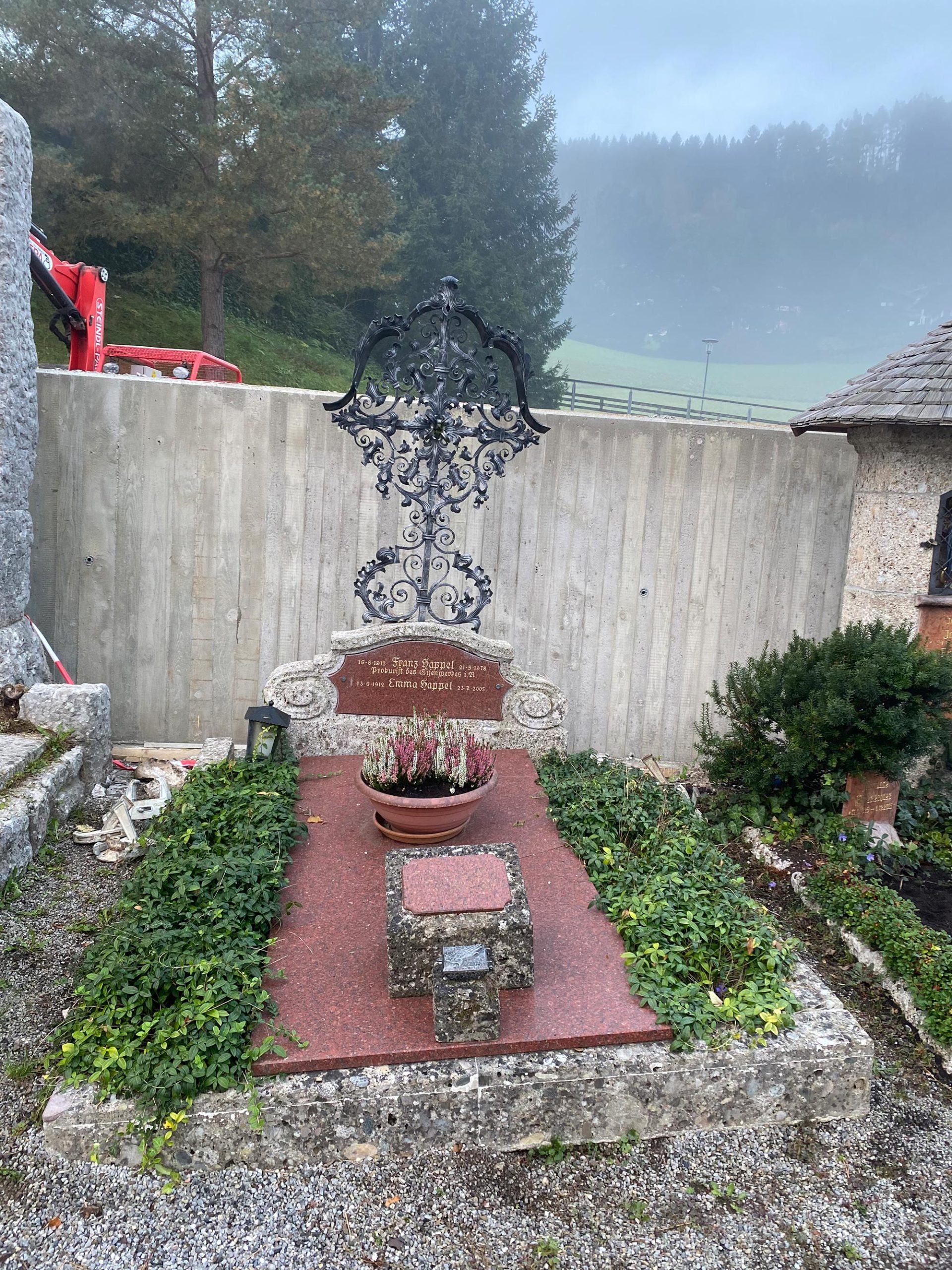 praebau-urnenmauer-werfen-08