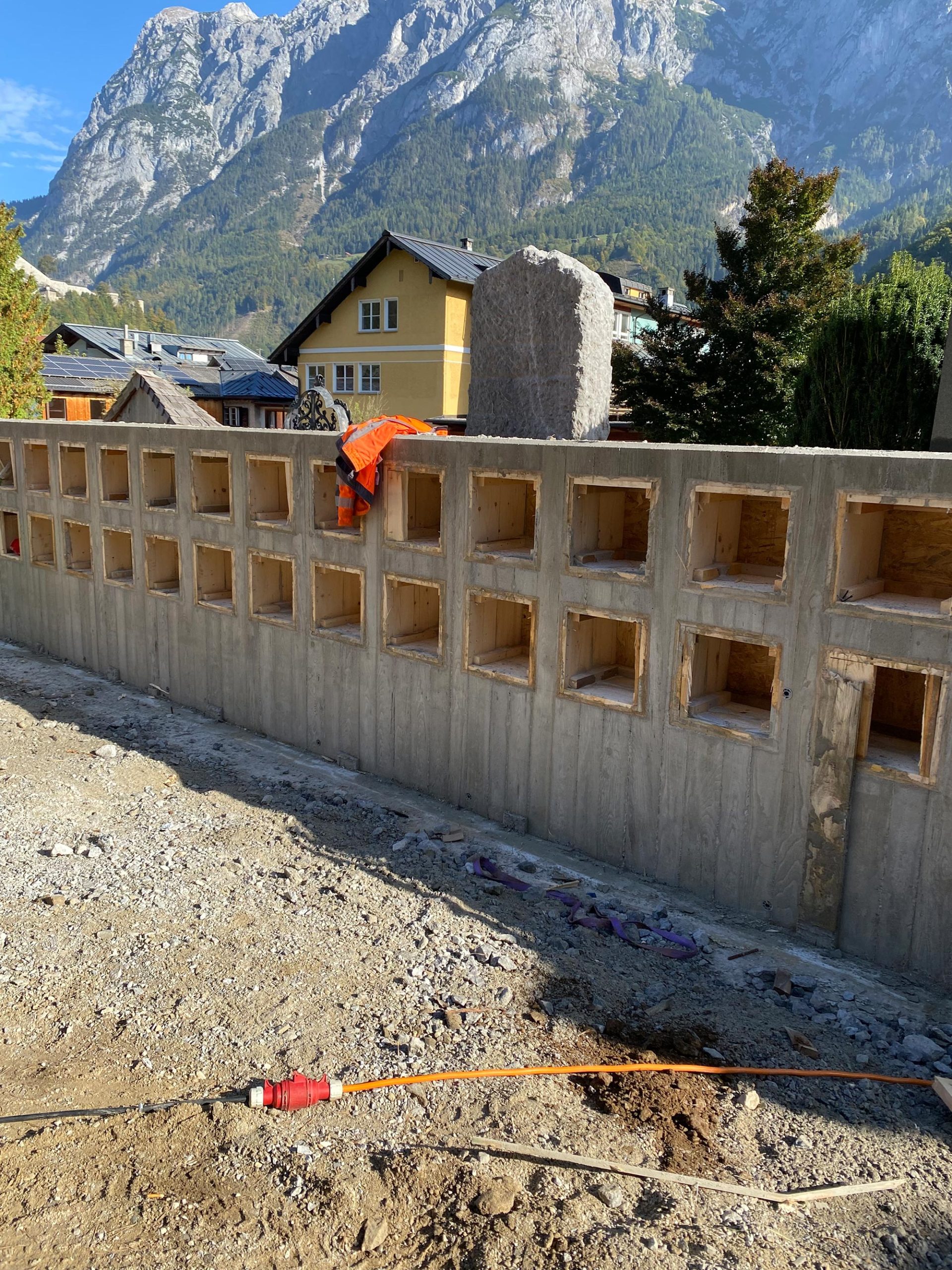 praebau-urnenmauer-werfen-09