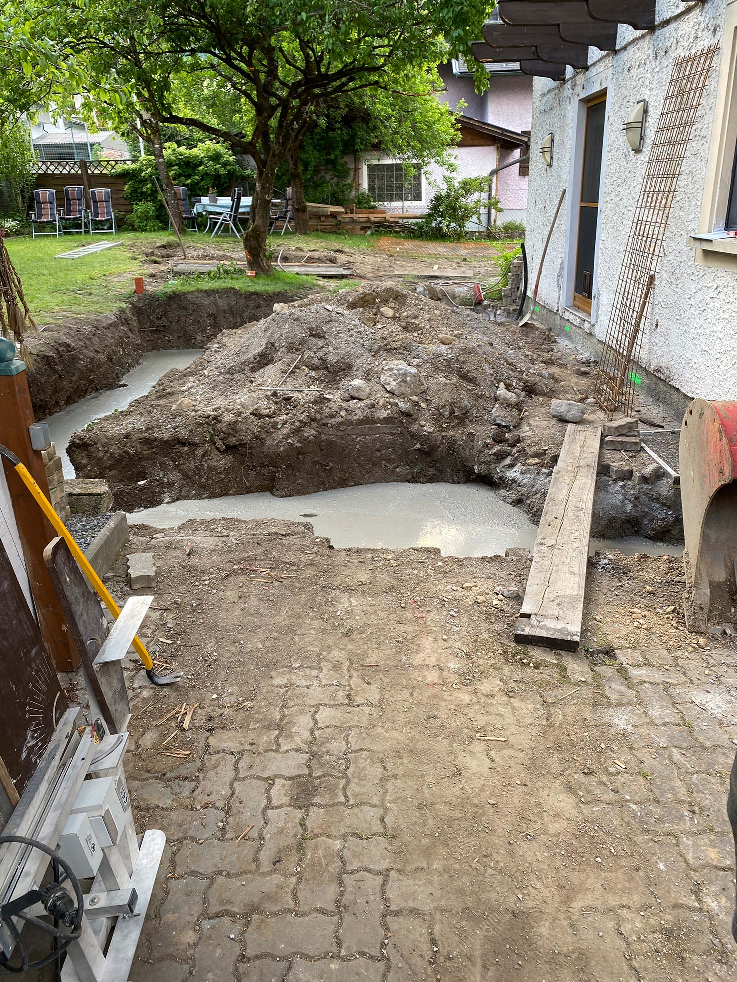 Aushub und Fundamentarbeiten für Terrasse in Tenneck – Robert Präauer / Praebau