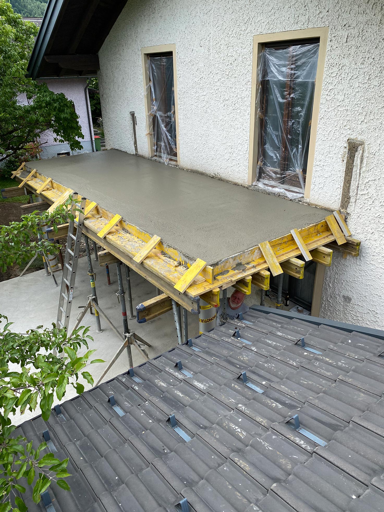 Frisch betonierter Balkon beim Projekt Rainer in Tenneck – Robert Präauer / Praebau